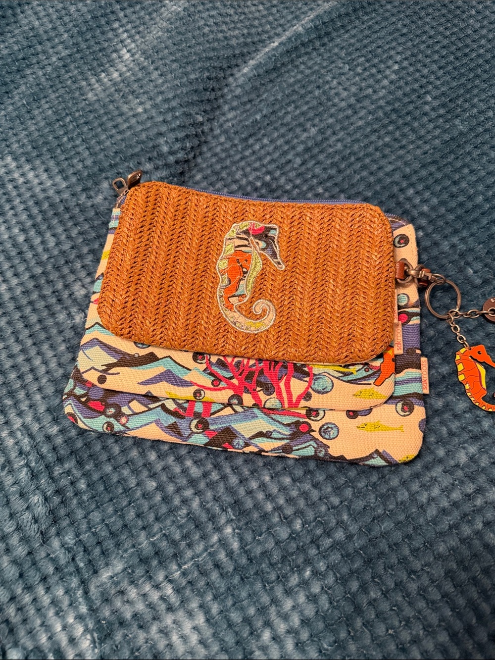 NWOT Seahorse Embroidered Straw Accent zipper pouches